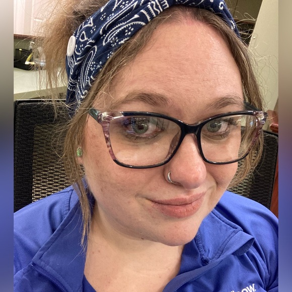 Meet your Posher, Brooke - Picture 1 of 1